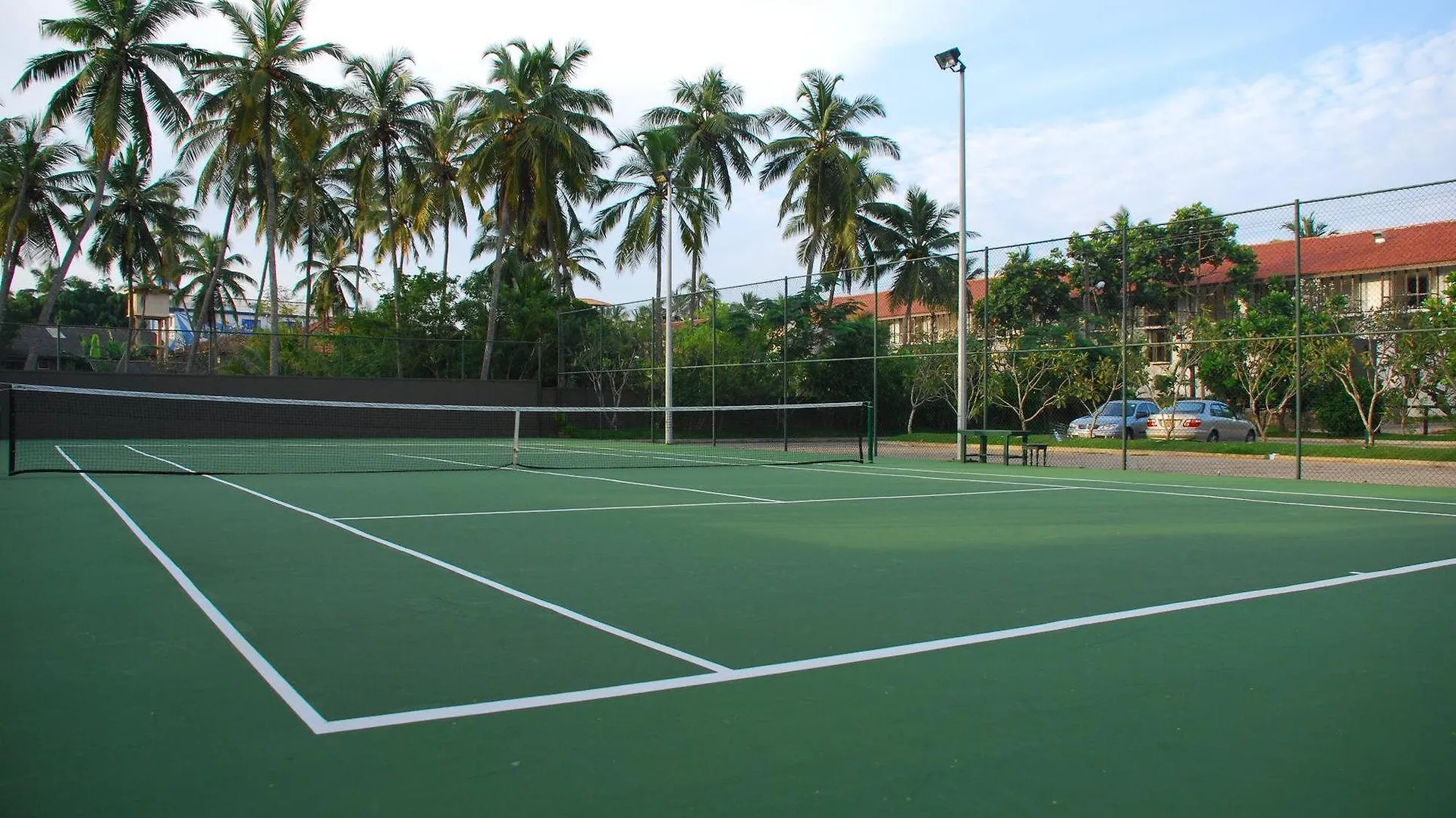 Jetwing Beach Negombo 5*,