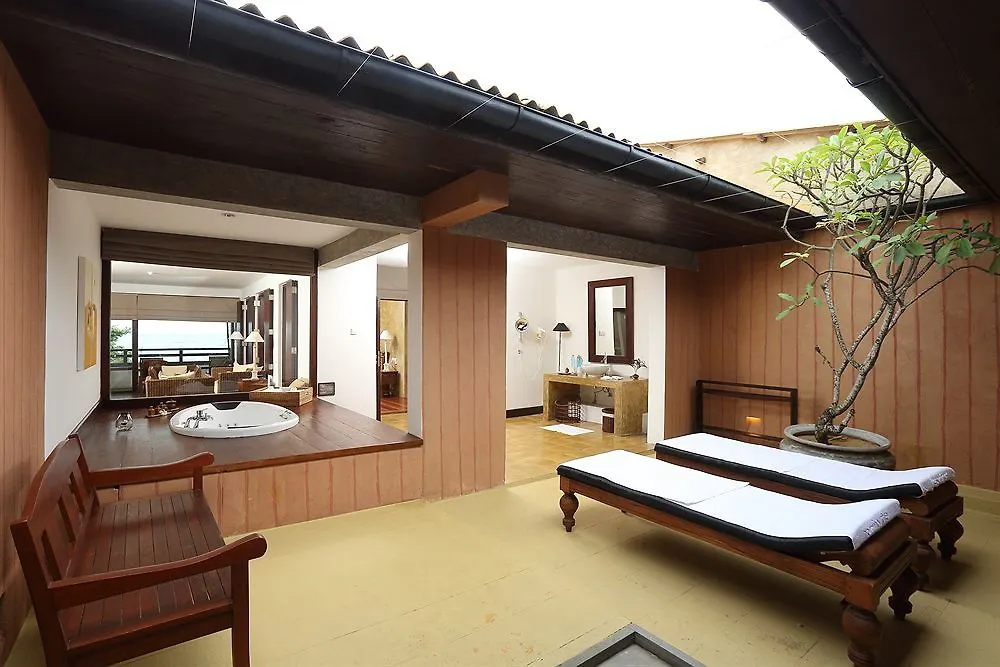 Jetwing Beach Negombo 5*,